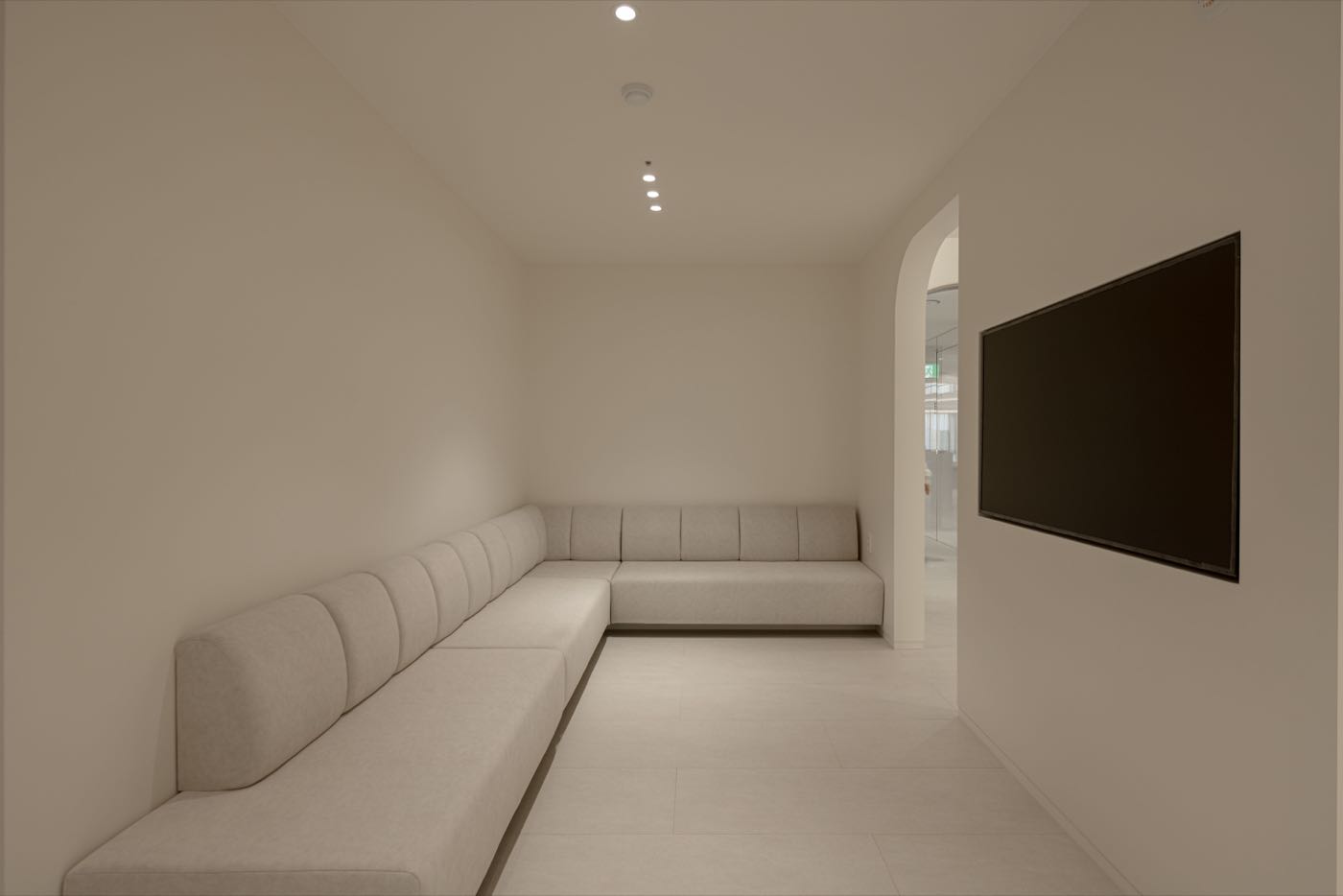 BEAUTYZ CLINIC myeongdong interior — korea skin care clinic, seoul dermatology (9/11)